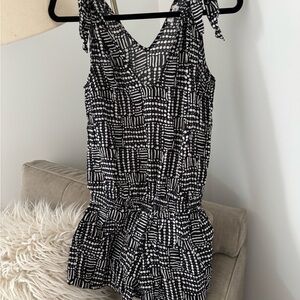 Splendid Black and White Sleeveless Jumpsuit V-Neck Casual